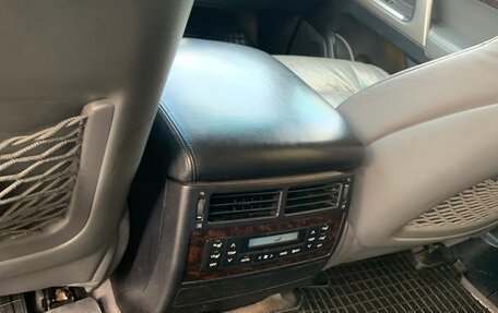 Toyota Land Cruiser 200, 2010 год, 2 780 000 рублей, 8 фотография