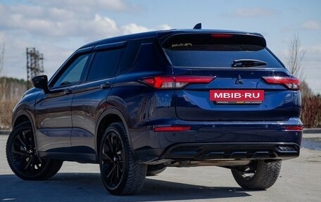 Mitsubishi Outlander, 2022 год, 3 799 000 рублей, 3 фотография