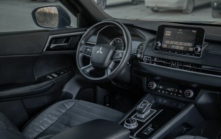 Mitsubishi Outlander, 2022 год, 3 799 000 рублей, 8 фотография