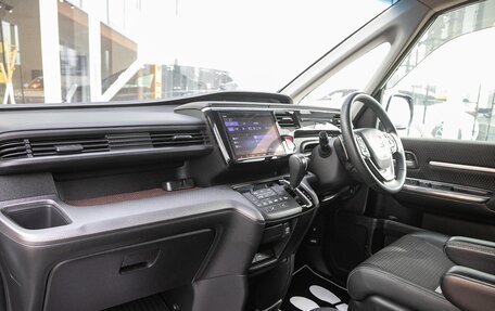 Honda Stepwgn IV, 2019 год, 2 044 000 рублей, 18 фотография