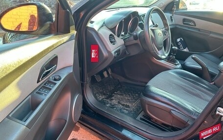 Chevrolet Cruze II, 2009 год, 680 000 рублей, 8 фотография