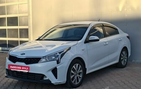 KIA Rio IV, 2020 год, 1 350 000 рублей, 2 фотография