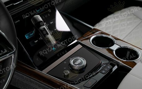 Cadillac Escalade V, 2025 год, 22 000 000 рублей, 12 фотография