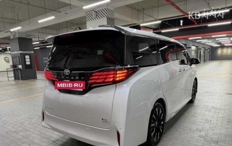 Toyota Alphard, 2024 год, 10 190 099 рублей, 6 фотография