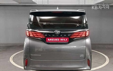Toyota Alphard, 2024 год, 10 490 099 рублей, 2 фотография