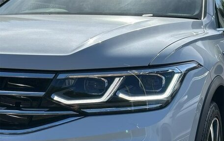 Volkswagen Tiguan II, 2022 год, 2 450 002 рублей, 10 фотография