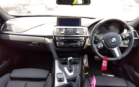 BMW 3 серия, 2017 год, 1 750 000 рублей, 16 фотография