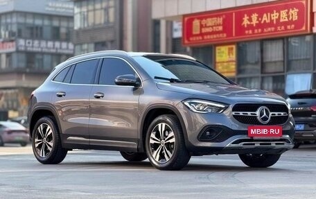 Mercedes-Benz GLA, 2022 год, 2 100 000 рублей, 3 фотография