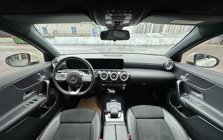 Mercedes-Benz A-Класс, 2022 год, 1 800 000 рублей, 8 фотография