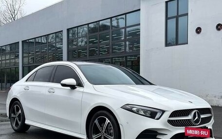 Mercedes-Benz A-Класс, 2022 год, 1 800 000 рублей, 3 фотография