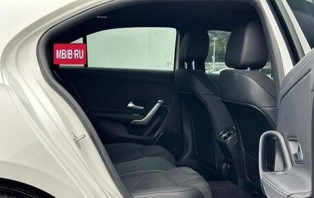 Mercedes-Benz A-Класс, 2022 год, 1 800 000 рублей, 11 фотография