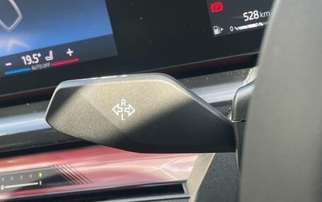 BMW 5 серия, 2025 год, 6 230 586 рублей, 16 фотография