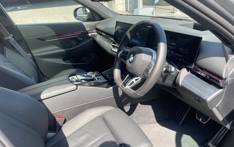 BMW 5 серия, 2025 год, 6 230 586 рублей, 29 фотография