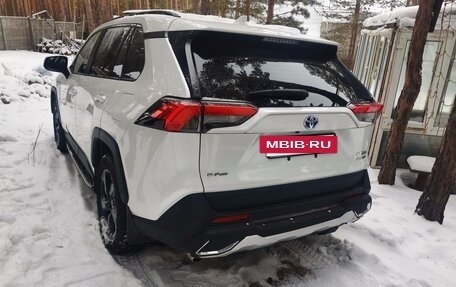 Toyota RAV4, 2023 год, 4 700 000 рублей, 2 фотография