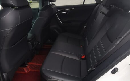 Toyota RAV4, 2023 год, 4 700 000 рублей, 9 фотография