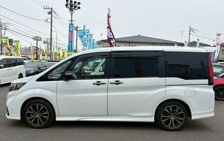 Honda Stepwgn IV, 2021 год, 1 950 000 рублей, 4 фотография