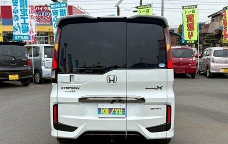 Honda Stepwgn IV, 2021 год, 1 950 000 рублей, 6 фотография