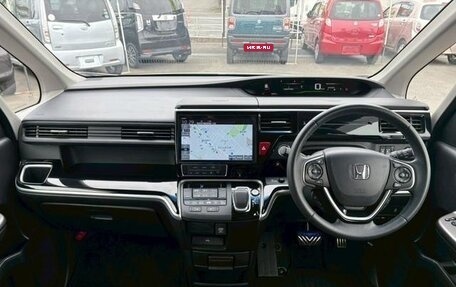 Honda Stepwgn IV, 2021 год, 1 950 000 рублей, 10 фотография