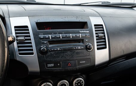 Mitsubishi Outlander III рестайлинг 3, 2007 год, 750 000 рублей, 14 фотография