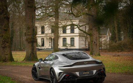 Aston Martin V8 Vantage IV, 2025 год, 28 000 000 рублей, 5 фотография