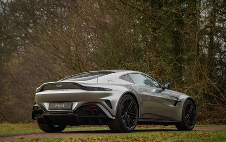 Aston Martin V8 Vantage IV, 2025 год, 28 000 000 рублей, 3 фотография