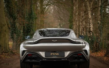 Aston Martin V8 Vantage IV, 2025 год, 28 000 000 рублей, 4 фотография