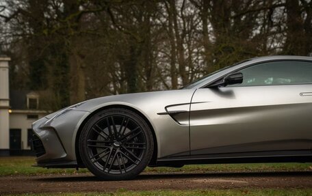 Aston Martin V8 Vantage IV, 2025 год, 28 000 000 рублей, 9 фотография