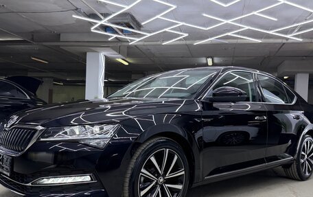 Skoda Superb III рестайлинг, 2025 год, 3 300 000 рублей, 5 фотография