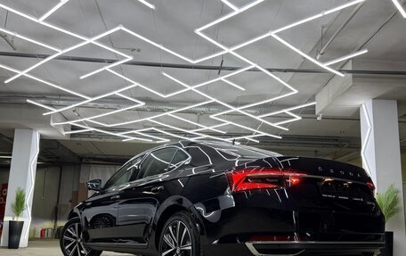 Skoda Superb III рестайлинг, 2025 год, 3 300 000 рублей, 2 фотография