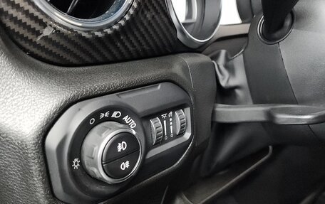 Jeep Wrangler, 2023 год, 7 280 000 рублей, 26 фотография