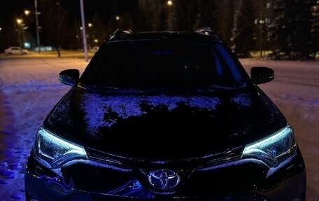 Toyota RAV4, 2017 год, 2 750 000 рублей, 5 фотография