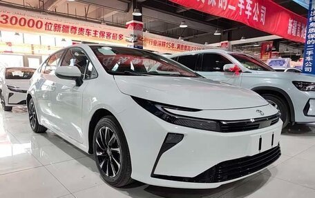 Toyota Corolla, 2026 год, 2 400 000 рублей, 3 фотография