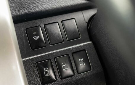 Toyota Voxy II, 2011 год, 1 450 000 рублей, 17 фотография