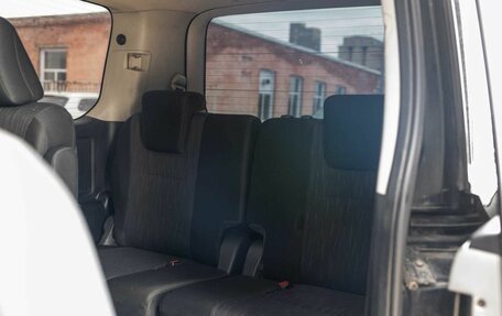 Toyota Voxy II, 2011 год, 1 450 000 рублей, 18 фотография