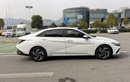 Hyundai Elantra, 2023 год, 1 490 000 рублей, 4 фотография