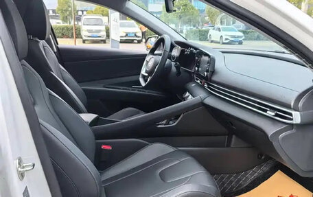 Hyundai Elantra, 2023 год, 1 490 000 рублей, 11 фотография