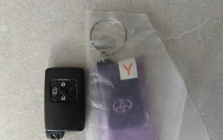 Toyota ISis I, 2014 год, 1 470 000 рублей, 26 фотография