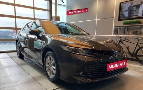 Toyota Camry, 2019 год, 2 900 000 рублей, 4 фотография