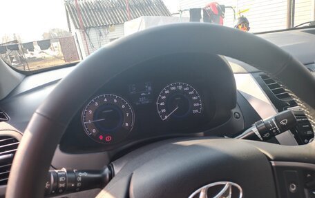 Hyundai Solaris II рестайлинг, 2015 год, 920 000 рублей, 7 фотография