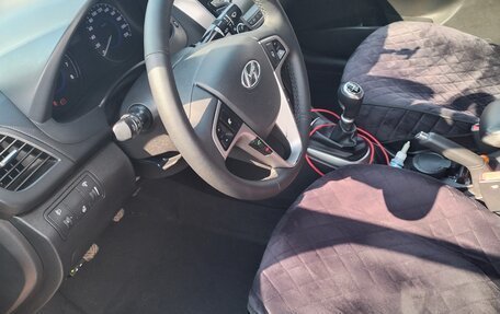 Hyundai Solaris II рестайлинг, 2015 год, 920 000 рублей, 8 фотография