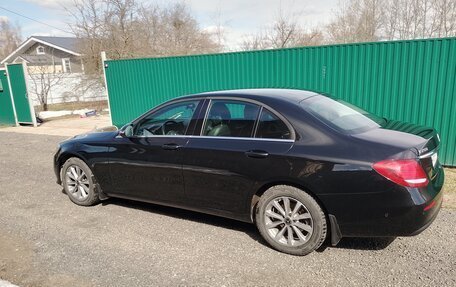 Mercedes-Benz E-Класс, 2019 год, 2 950 000 рублей, 5 фотография