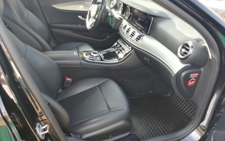 Mercedes-Benz E-Класс, 2019 год, 2 950 000 рублей, 13 фотография