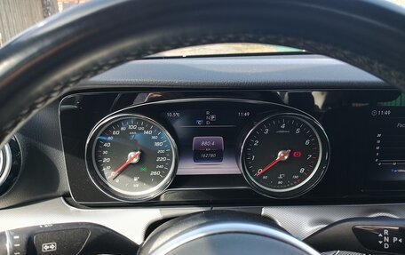 Mercedes-Benz E-Класс, 2019 год, 2 950 000 рублей, 10 фотография