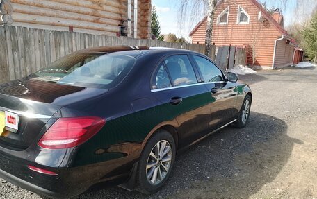 Mercedes-Benz E-Класс, 2019 год, 2 950 000 рублей, 8 фотография