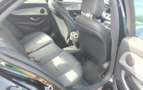 Mercedes-Benz E-Класс, 2019 год, 2 950 000 рублей, 12 фотография