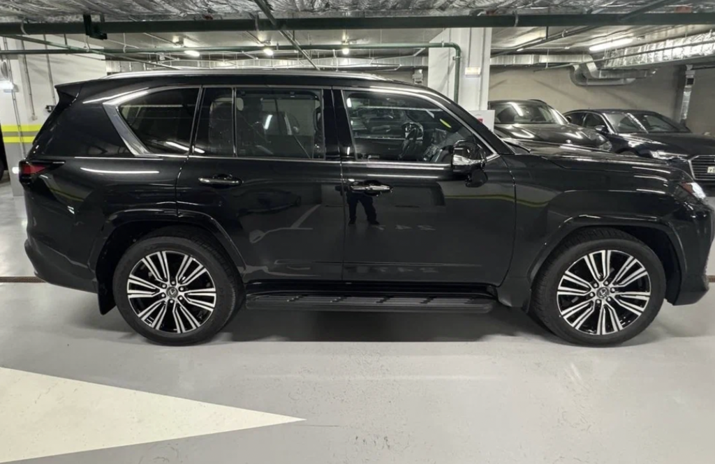Lexus LX III рестайлинг 2, 2026 год, 21 000 000 рублей, 2 фотография