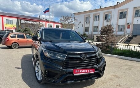 Toyota Highlander III, 2015 год, 2 600 000 рублей, 1 фотография
