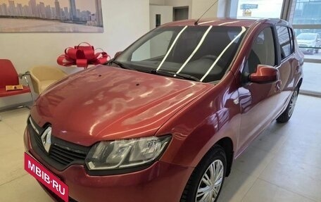Renault Sandero II рестайлинг, 2014 год, 552 000 рублей, 1 фотография