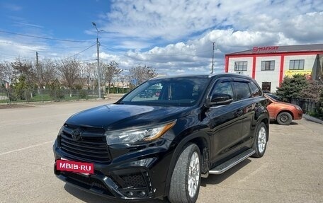 Toyota Highlander III, 2015 год, 2 600 000 рублей, 8 фотография