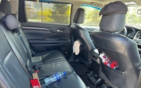 Toyota Highlander III, 2015 год, 2 600 000 рублей, 11 фотография